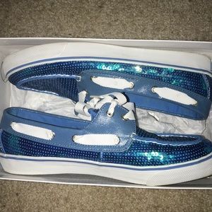 Women’s sperrys worn once